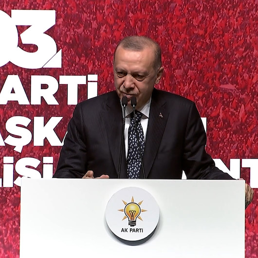 Erdoğan: Meral hanım sen bu geziciler ile berabersin yolun açık olsun