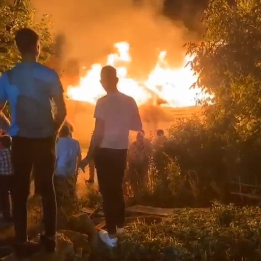 Kocaelide düğünde atılan havai fişek samanlığı küle çevirdi