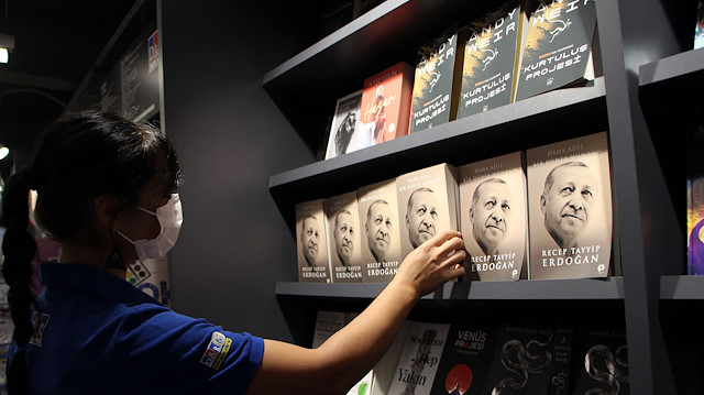 Cumhurbaşkanı Erdoğan'ın kitabı 'Daha Adil Bir Dünya Mümkün' okuyucuyla buluştu