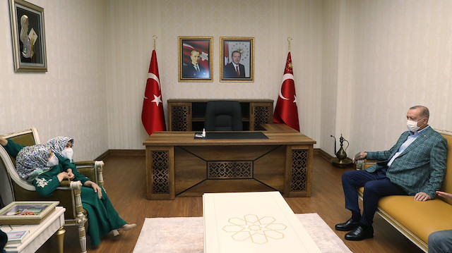 ​Cumhurbaşkanı Erdoğan siyam ikizleriyle bir araya geldi 