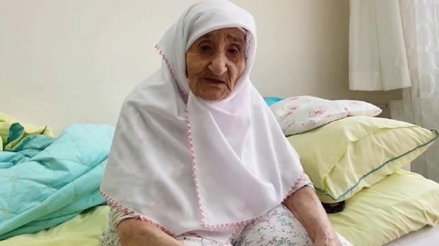 ​98 yaşındaki Sariye nine.