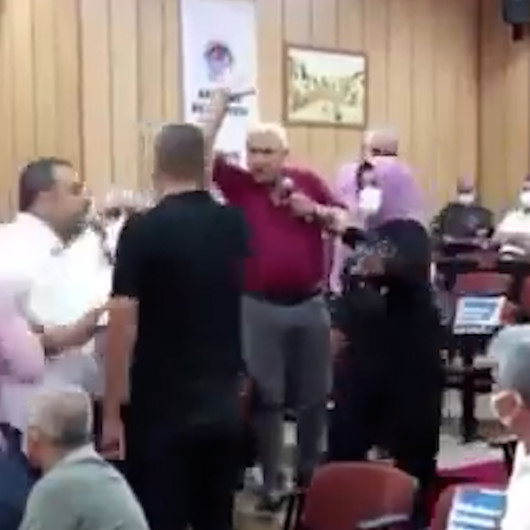 MHPli Meclis Üyesi Tufan Nenniden CHP sıralarına: Atatürkün askerleri olarak çıktığınız yolu Öcalanın hevalleri olarak bitirdiniz