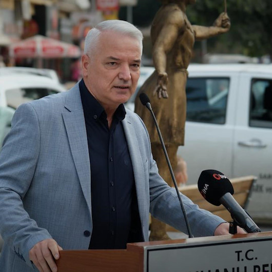 CHPli Belediye Başkanı Zeki Bilgin ilçesine Sağlıkçı Anıtı’ yaptırdı
