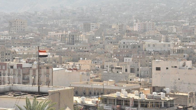 اليمن.. احتراق مخازن الإغاثة الإنسانية في ميناء "المخا"
