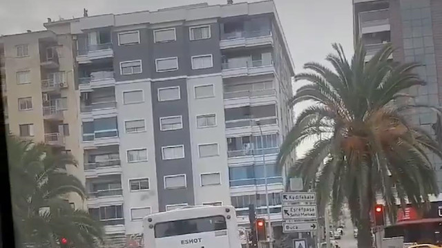 İzmir'de arızalanan belediye otobüsü ulaşımı olumsuz etkiledi
