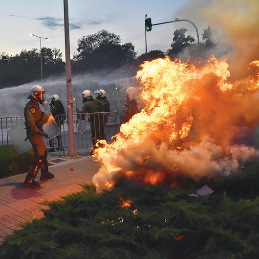 Avrupa’da Kovid-19 önlemlerine karşı protestolar: 
Sokakları savaş alanına çevirdiler