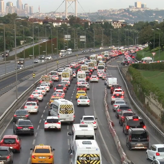 İstanbul’da trafik mesaisi erken başladı: Yoğunluk yüzde 55’i gördü