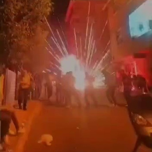 Sancaktepe’de düğünde havai fişek bomba gibi patladı davetliler böyle kaçıştı