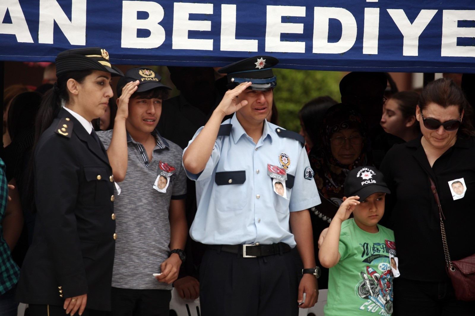 Görkem Hasan Bozkurt babasını son yolculuğuna böyle uğurlamıştı.