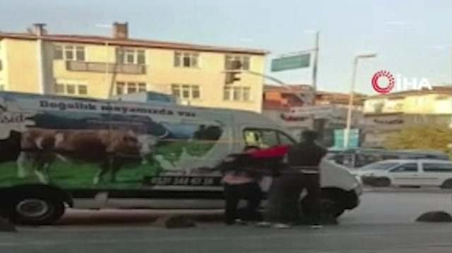 Sancaktepe'de bir kişinin darp edilerek kaçırılma anı kamerada