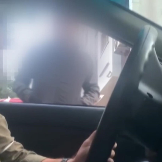 Bakırköyde korsan otoparkçılık yapan kişiye sivil polislerden suçüstü