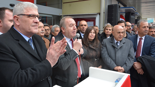 İYİ Partili Sungurlu Belediye Başkanı Abdülkadir Şahiner (Mikrofon tutan) 