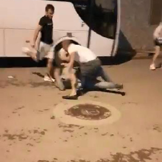 Antalyada sitede köpek besleyen aileye silahlı saldırı