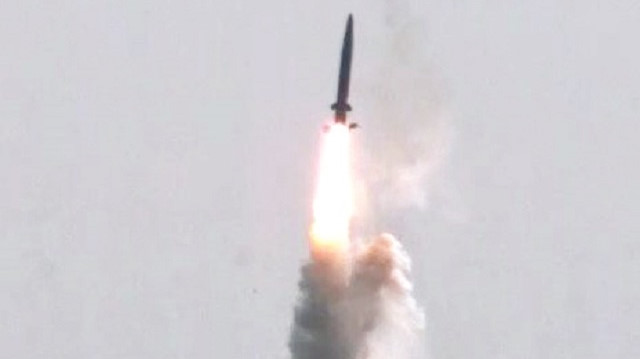 Kuzey Kore ve Güney Kore dün karşılıklı balistik füze denemesi gerçekleştirdi.