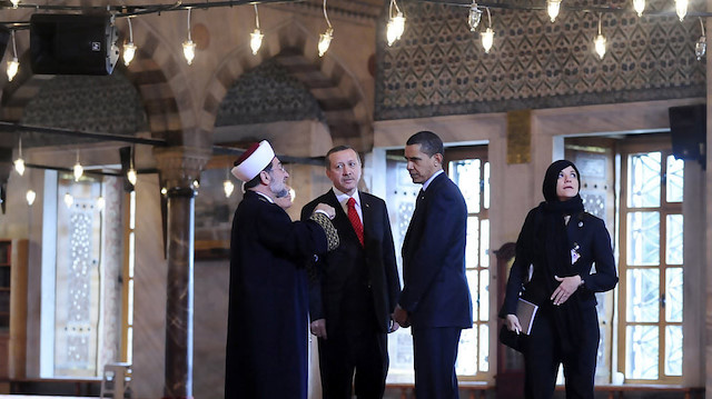 (Obama, 2009'daki Türkiye gezisinde Sultanahmet Camii'ni ziyaret etmişti)