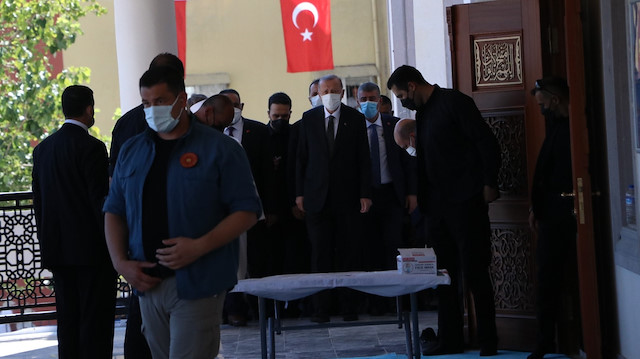 Cumhurbaşkanı Erdoğan, Cuma namazını Mersin’de Emir Sultan Camiinde kıldı.  