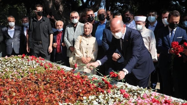  İçişleri Bakanı Süleyman Soylu’nun da katıldığı törene, Menderes ailesi ve sevenleri adeta akın etti. 