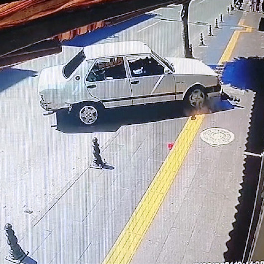 Antalyada drift atan maganda iş yerine daldı