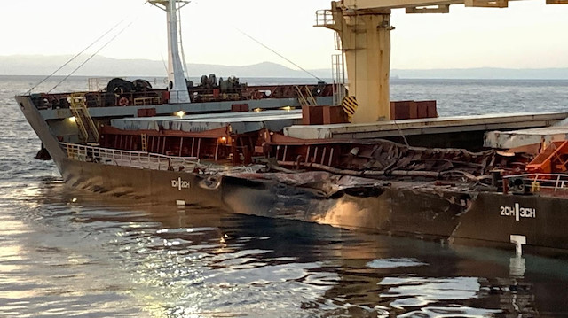 Gemilerin kaptanları durumu Çanakkale Boğazı Gemi Trafik Hizmetleri Müdürlüğüne (VTS) bildirdi.

