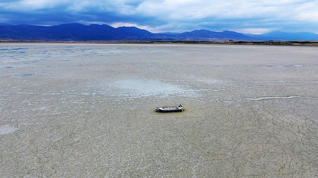 الجفاف يطال بحيرة "قراطاش" غربي تركيا