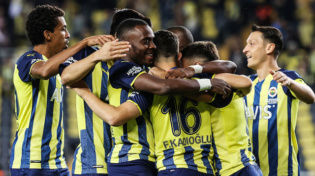 Fenerbahçeli futbolcuların gol sevinçleri