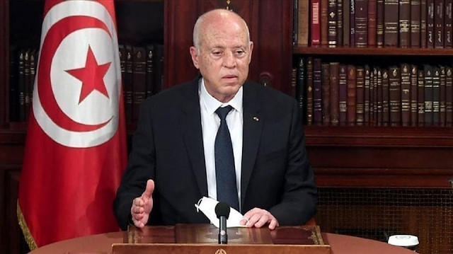 "بدون إعلان".. الرئيس التونسي يتجه لإلغاء الدستور
