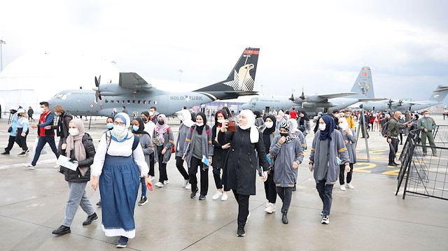 TEKNOFEST'e yağmura rağmen yoğun ilgi