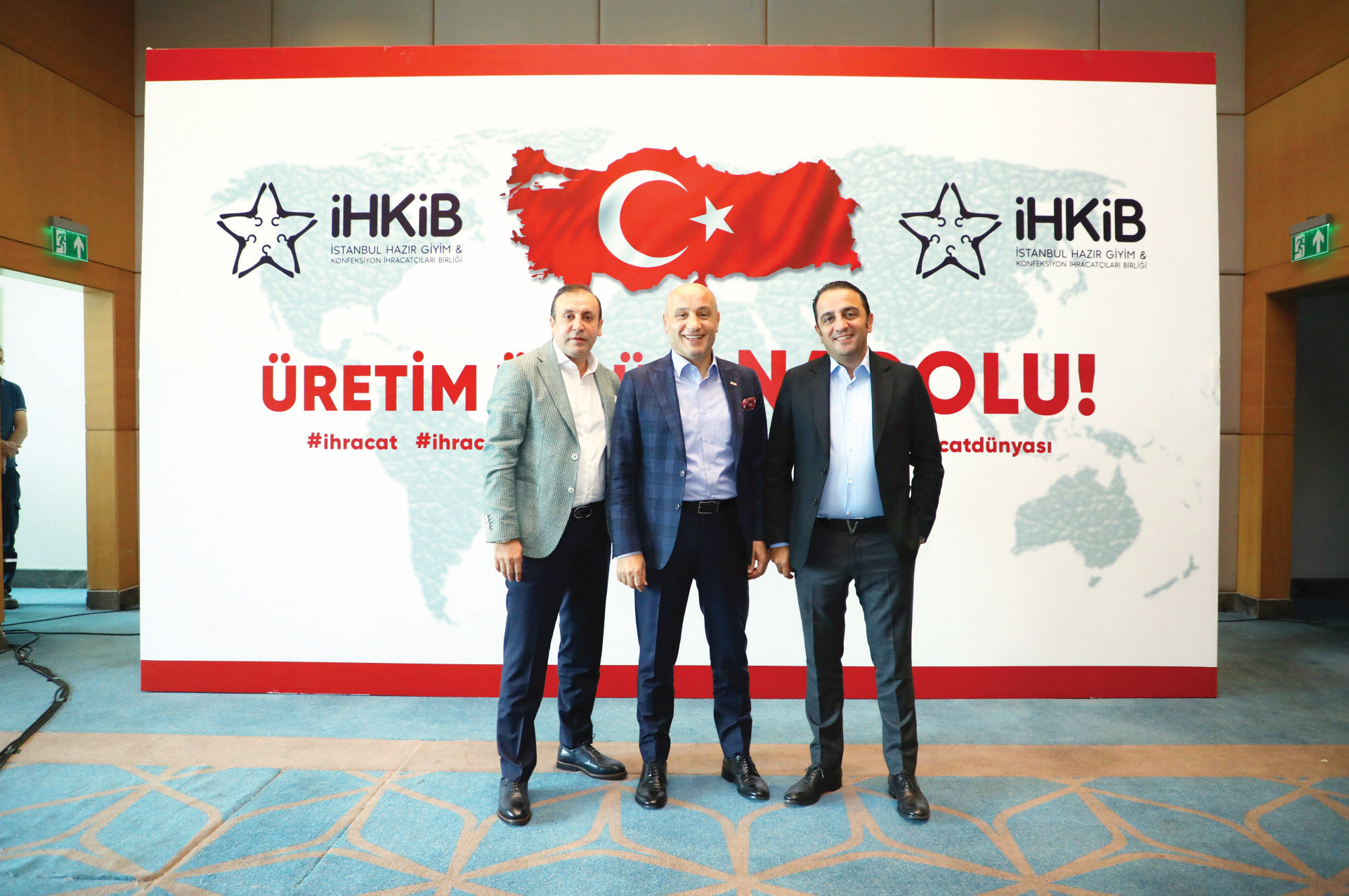 Mustafa Gültepe (ortada)