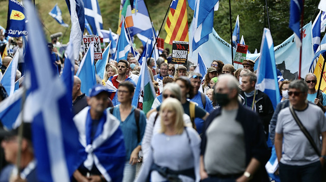 آلاف الاسكتلنديين يتظاهرون للاستقلال عن المملكة المتحدة
