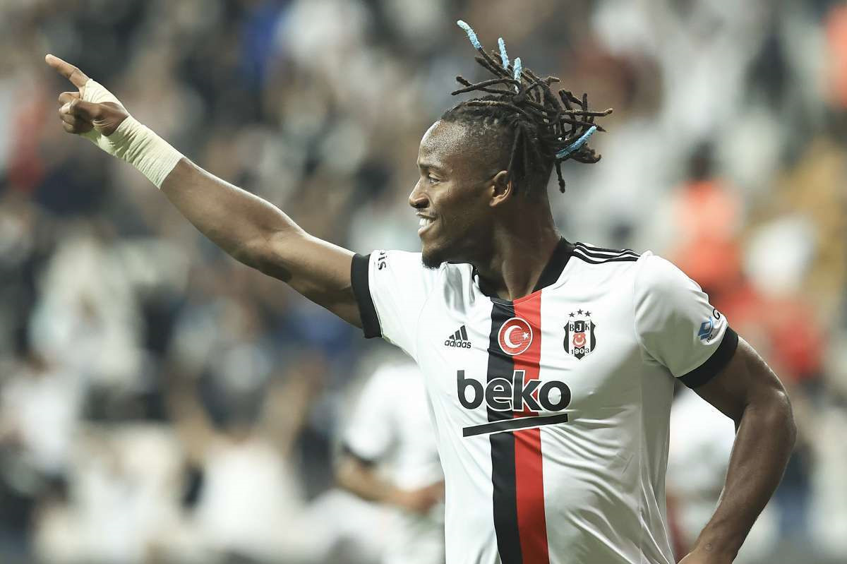 Batshuayi, Beşiktaş formasıyla çıktığı 6 maçta 3 gol atarken 1 de asist yaptı.
