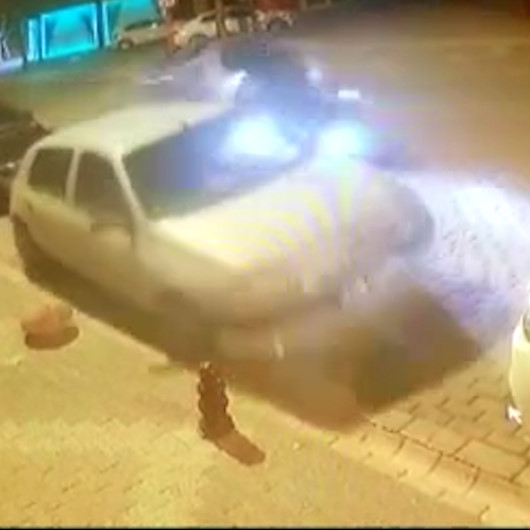 Kartal’da kontrolden çıkan otomobil park halindeki otomobillere çarpıp takla attı