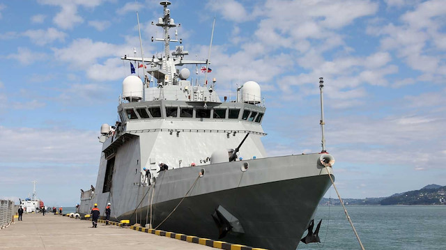Batum'a demir atan NATO gemisi