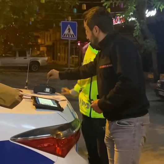 Bursada alkollü sürücü alkolmetreyi pos cihazı zannedip kredi kartıyla ödeme yapmaya çalıştı