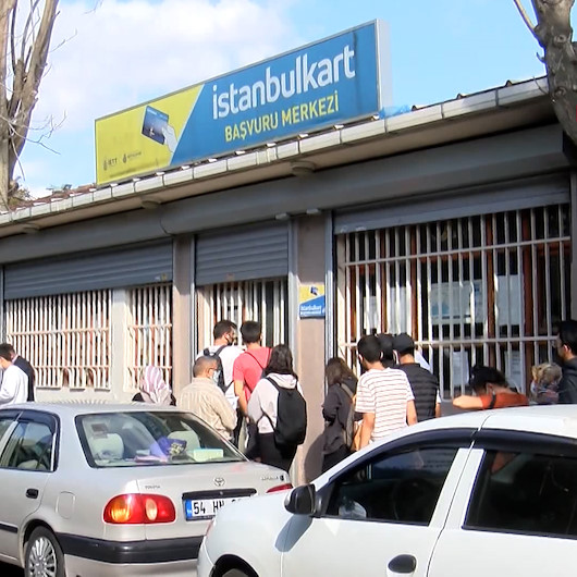 İstanbulda toplu taşımada İstanbulkart krizi yaşanıyor