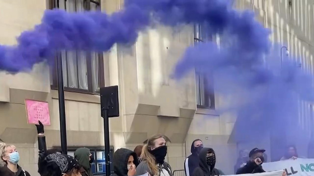 İngiltere'de kadın cinayetleri ve polis şiddeti protesto edildi