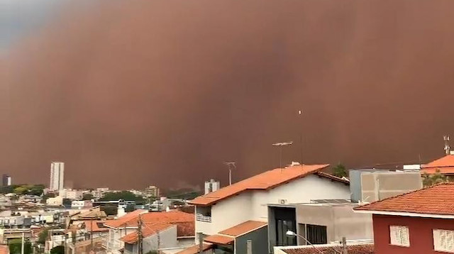 Brezilya'da korkutan kum fırtınası: Gökyüzünü toz bulutu kapladı
