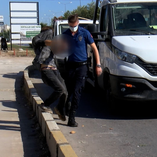 Asansör kabinin sökmeye çalışırken suçüstü yakalandı