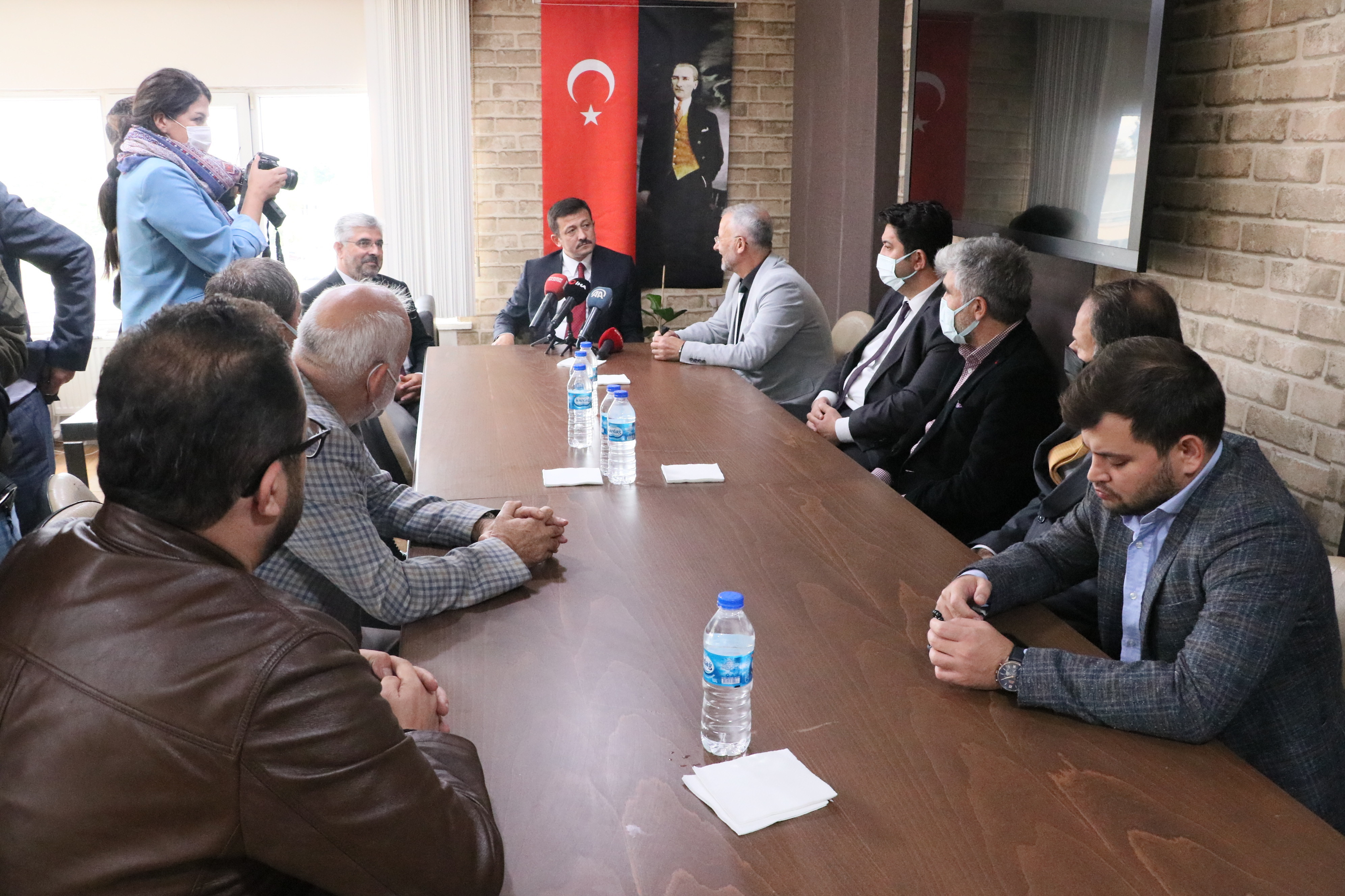 AK Parti Genel Başkan Yardımcısı Hamza Dağ, basın mensuplarıyla buluştu.