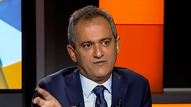 Milli Eğitim Bakanı Mahmut Özer'den ders saatleri açıklaması: Kalabalık sınıflarda süre azaltılabilir