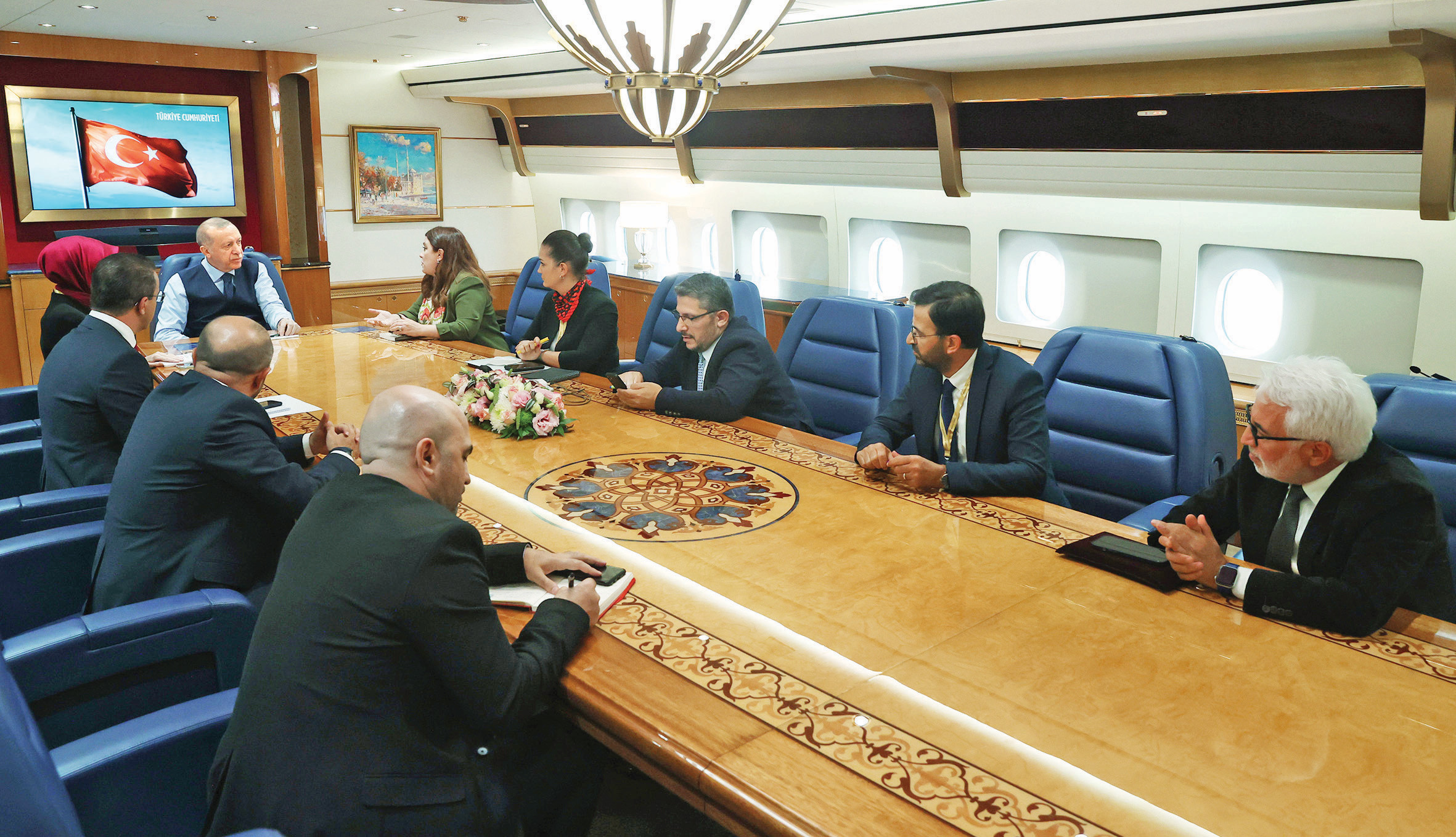 Cumhurbaşkanı Erdoğan, Rusya Devlet Başkanı Vladimir Putin ile Soçi’de yaptığı görüşmenin ardından, Türkiye dönüşünde uçakta gazetecilerin sorularını yanıtladı.