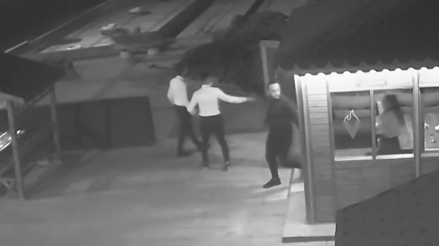 Erzurum'da faciadan dönüldü: Toprak altında kalmaktan saniyelerle kurtuldular