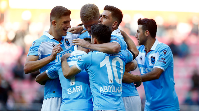 Trabzonsporlu futbolcuların gol sevinci
