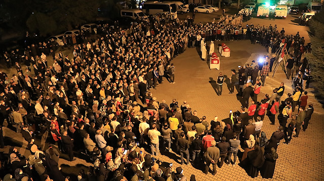 PKK'lı teröristlerin şehit ettiği işçiler son yolculuklarına uğurlandı