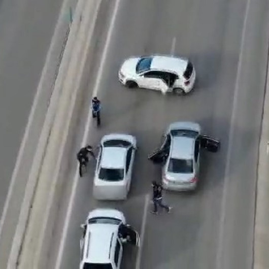 Bursada film sahnesi gibi narkotik operasyonu kamerada