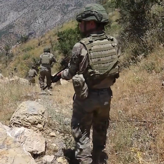 Teröre bir darbe daha: PKKnın ele geçirilmesi imkânsız diye tanımladığı sözde doğu karargâhı ele geçirildi