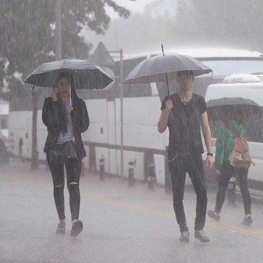 Meteoroloji özellikle iki ili uyardı: Kuvvetli yağacak sel olabilir!