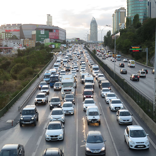 İstanbulda haftanın ilk iş günü trafik yoğunluğu