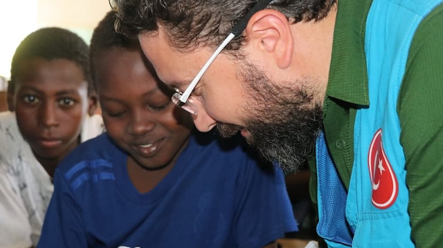 "الديانة التركي" يوزع 3 آلاف نسخة قرآن في تشاد