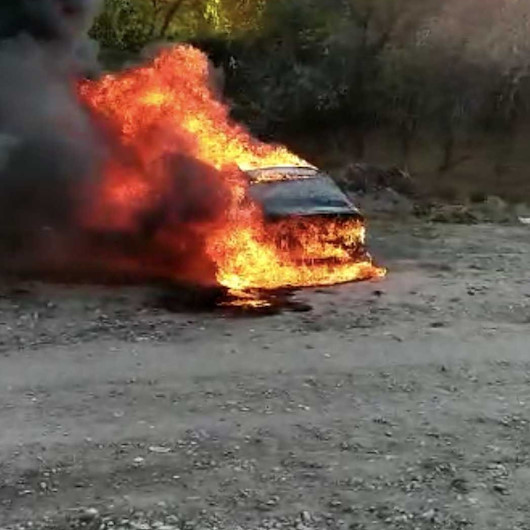 Konya’da otomobil alev alev yandı