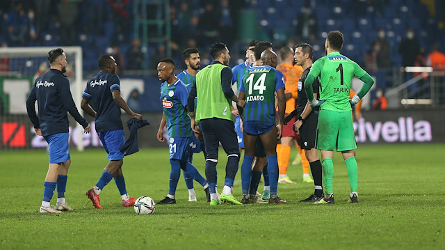Ali Palabıyık'ın maçtaki yönetimi büyük tepki çekti. 